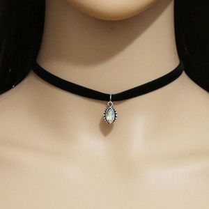 Faux Crystal Eye Choker